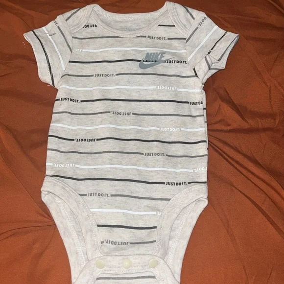 NWT.. Nike onesies and Gap pants for baby - Picture 3 of 5